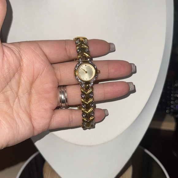 Caravelle Bulova Women's Watch - Picture 4 of 5